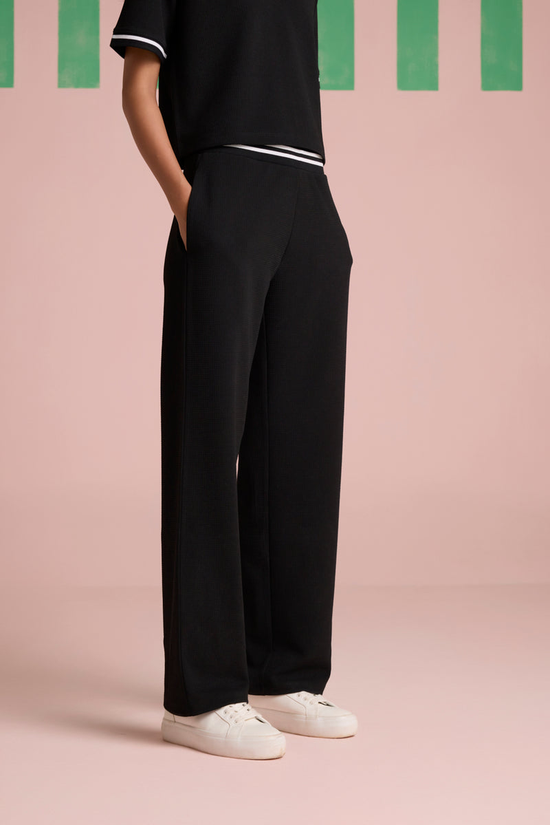 Breezy Texture Pants - Black